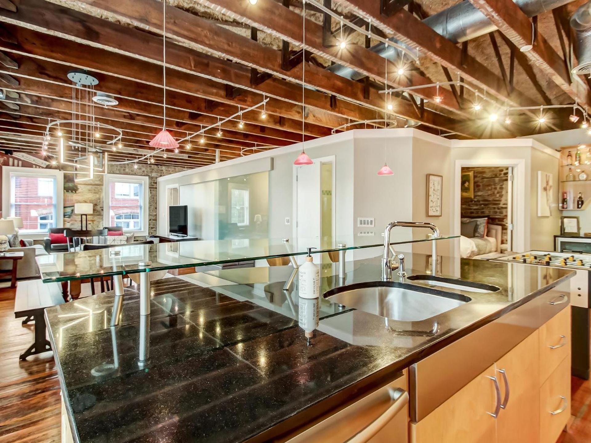 Broughton Corner Loft Apartment Савана Екстериор снимка